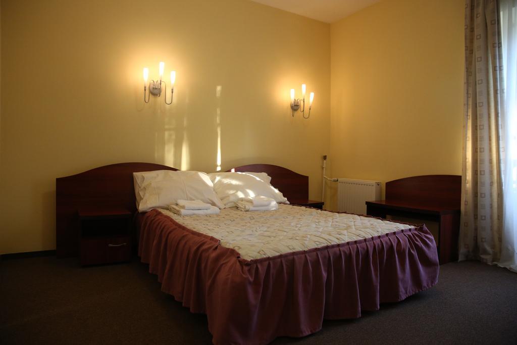 Roskosz Zespol Dworsko Parkowy Bed & Breakfast Biała Podlaska Dış mekan fotoğraf